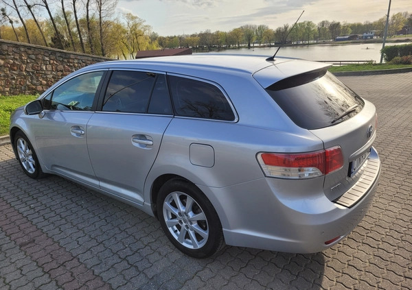 Toyota Avensis cena 23900 przebieg: 233188, rok produkcji 2010 z Kruszwica małe 92